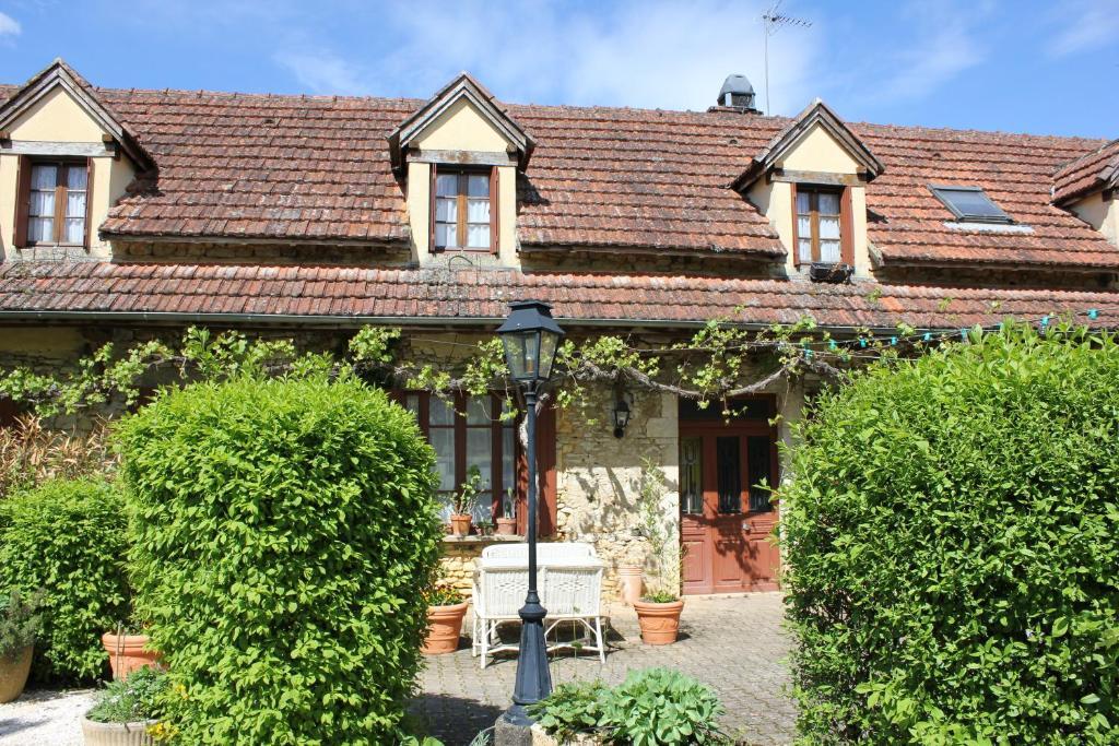 Chambres D'Hotes Et Gite Chastrusse Lanzac Exterior photo